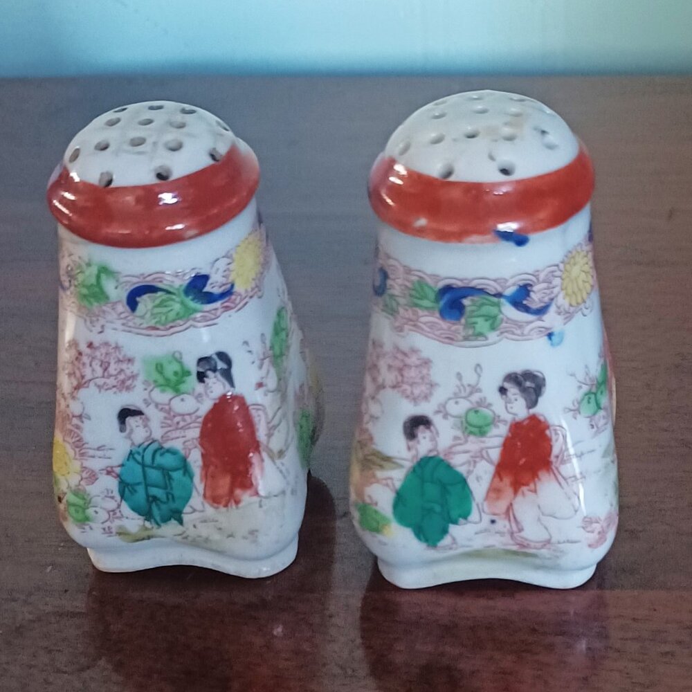 Vintage Japanese Geisha Themed Salt & Pepper Shakers